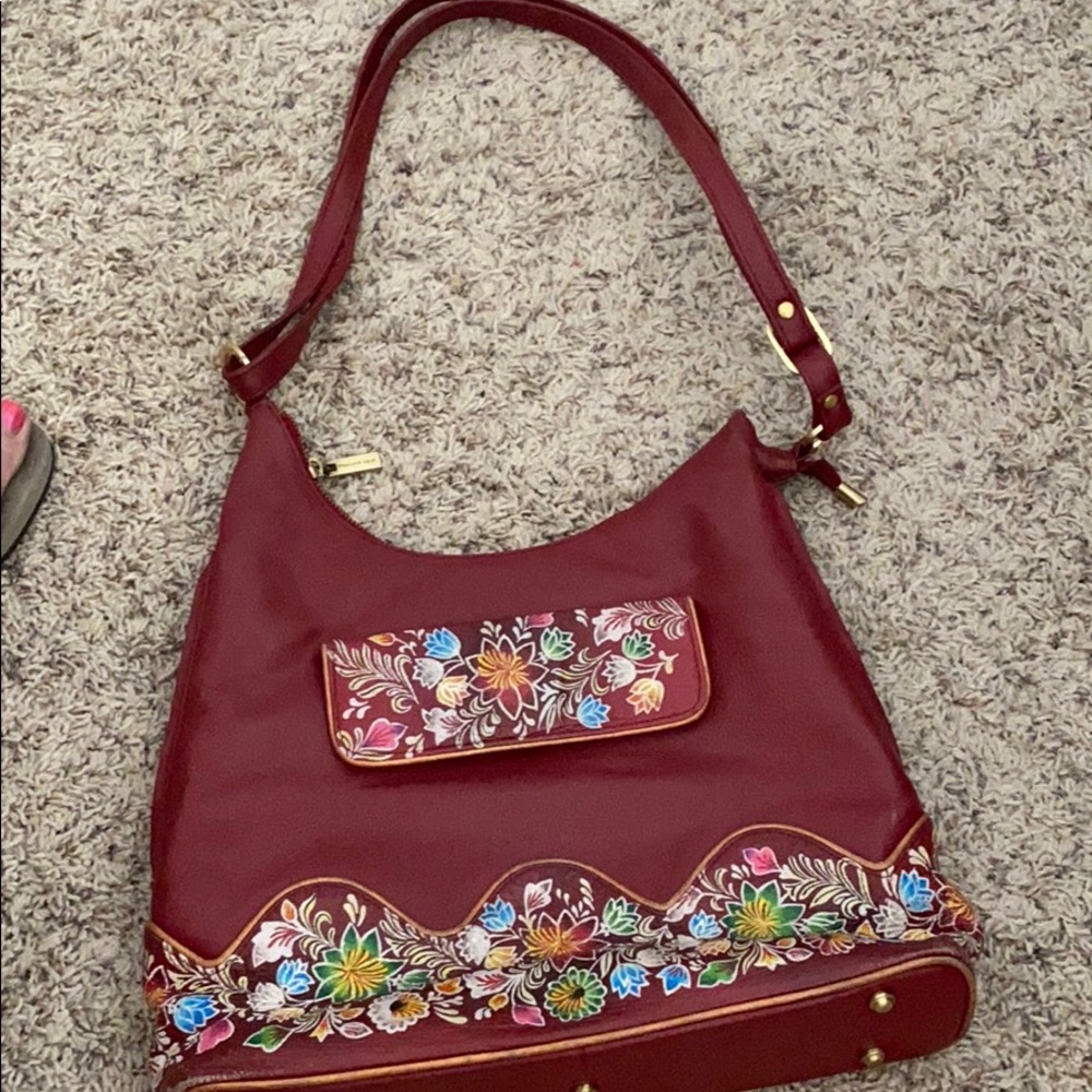 Magnifique red leather cross body
